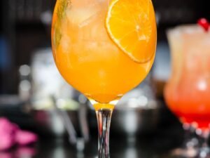 Piña del Faro (sin alcohol) Tonica, piña, frutos rojos y jugo de limón